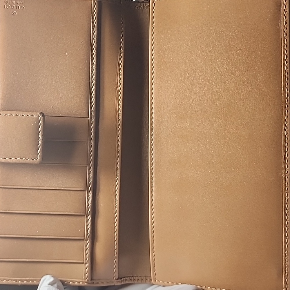 Authentic Gucci Brown Monogram Women's Wallet Light Corner Rub - Picture 3 of 7
